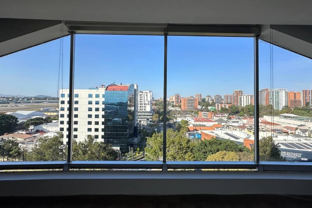 Apto Con Hermosa Vista Al Aeropuerto Zona 13 *
